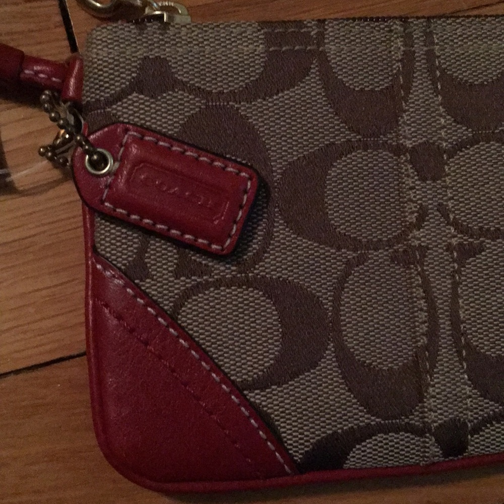 Coach wristlet - Picture 3 of 5